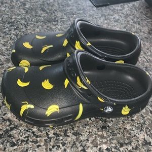 Banana Crocs size W8 M6